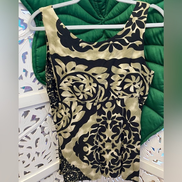 Traded** VTG Manuheali’i quilt print Tank top. Black/Olive. Wood button front - Picture 3 of 3